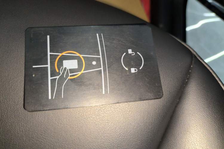 Used Tesla Model Y 2021 Standard Range Rear-Wheel Drive Version Interior 1
