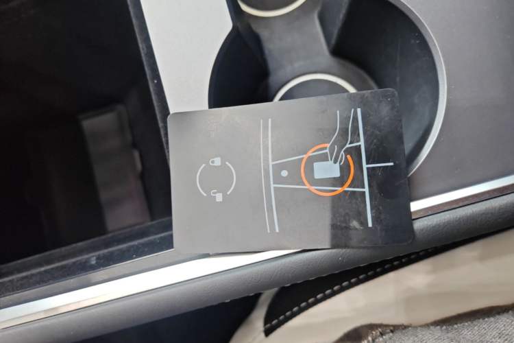 Used Tesla Model Y 2021 Long-Range All-Wheel-Drive Version 3D7 Interior 1