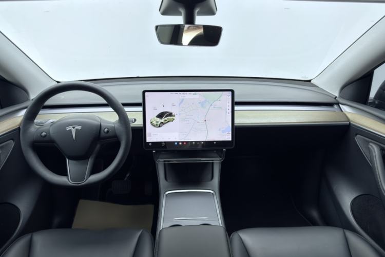 Used Tesla Model Y 2021 Standard Range Rear-Wheel Drive Version Interior 1