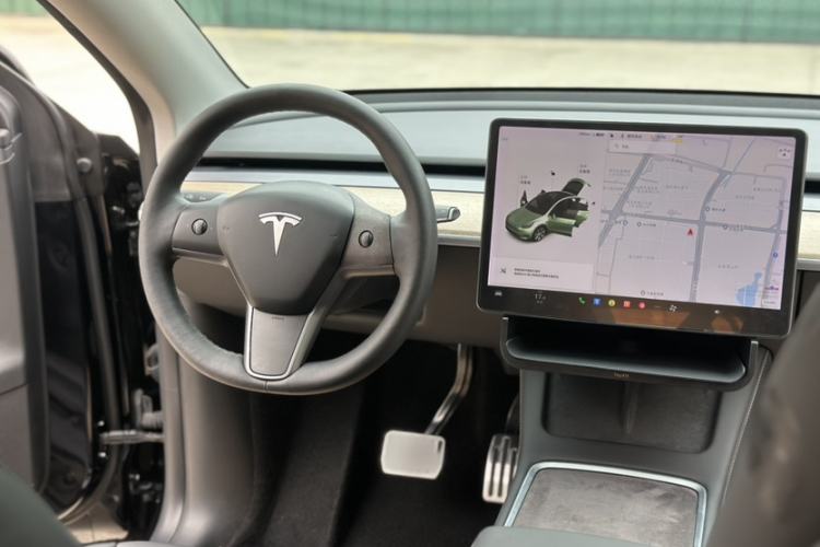 Used Tesla Model Y 2021 Long-Range All-Wheel-Drive Version 3D7 Interior 10