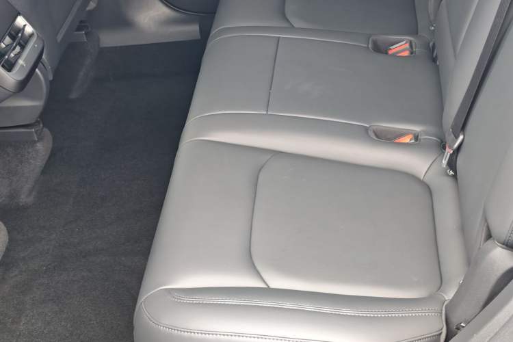 Used Tesla Model Y 2021 Long-Range All-Wheel-Drive Version 3D7 Interior 10