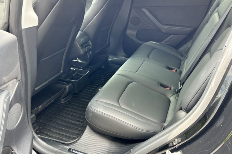 Used Tesla Model Y 2021 Standard Range Rear-Wheel Drive Version Interior 11