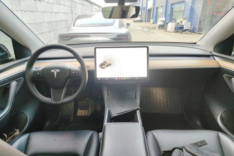 Used Tesla Model Y 2021 Long-Range All-Wheel-Drive Version 3D7 Interior 2