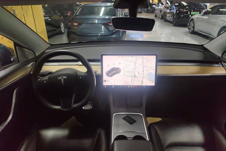 Used Tesla Model Y 2021 Standard Range Rear-Wheel Drive Version Interior 2