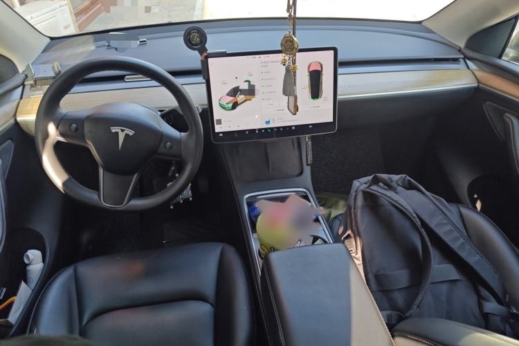 Used Tesla Model Y 2021 Standard Range Rear-Wheel Drive Version Interior 2