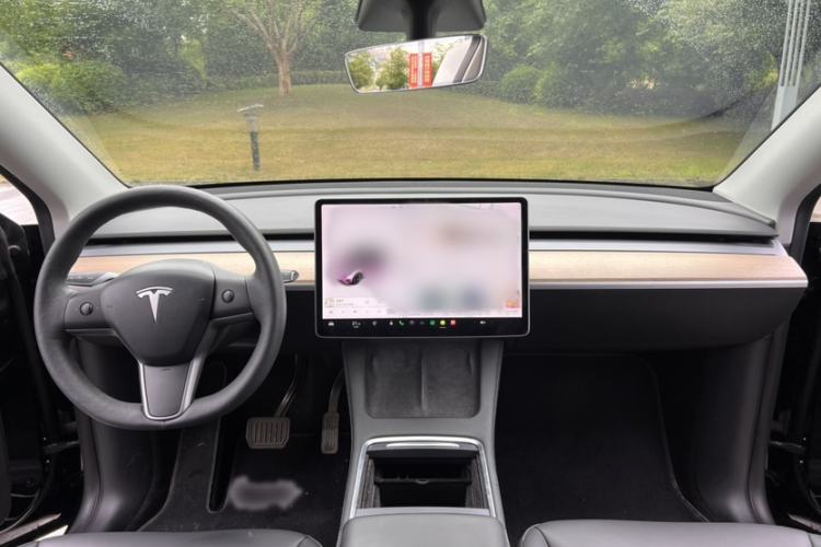 Used Tesla Model Y 2021 Long-Range All-Wheel-Drive Version 3D7 Interior 2