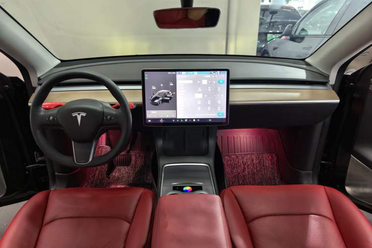 Used Tesla Model Y 2021 Standard Range Rear-Wheel Drive Version Interior 2