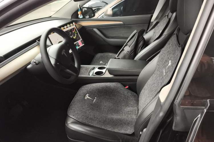 Used Tesla Model Y 2021 Standard Range Rear-Wheel Drive Version Interior 2