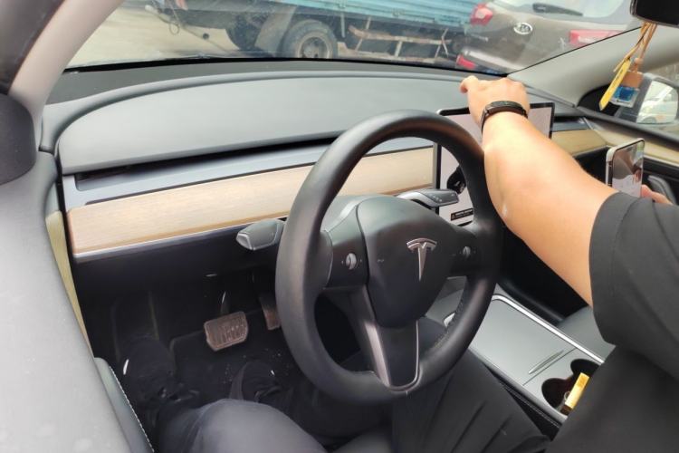 Used Tesla Model Y 2021 Long-Range All-Wheel-Drive Version 3D7 Interior 2
