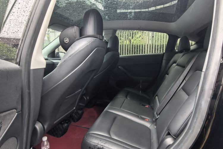 Used Tesla Model Y 2021 Standard Range Rear-Wheel Drive Version Interior 2