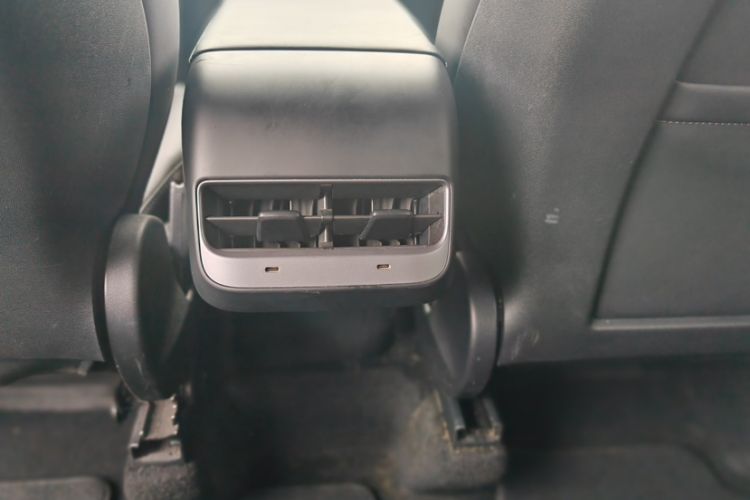 Used Tesla Model Y 2021 Standard Range Rear-Wheel Drive Version Interior 2