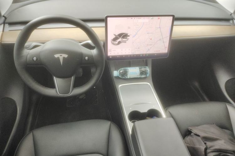 Used Tesla Model Y 2021 Standard Range Rear-Wheel Drive Version Interior 2