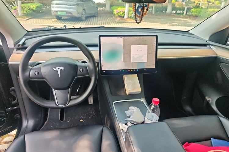 Used Tesla Model Y 2021 Standard Range Rear-Wheel Drive Version Interior 2