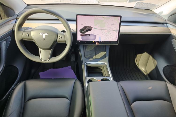 Used Tesla Model Y 2021 Standard Range Rear-Wheel Drive Version Interior 2