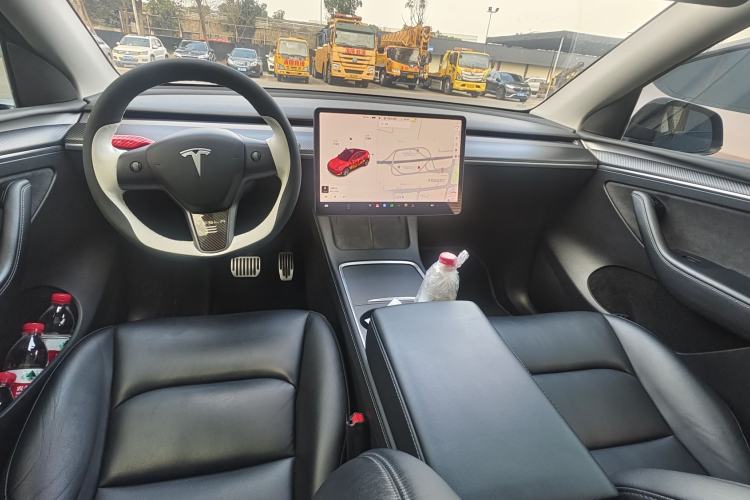 Used Tesla Model Y 2021 Standard Range Rear-Wheel Drive Version Interior 2