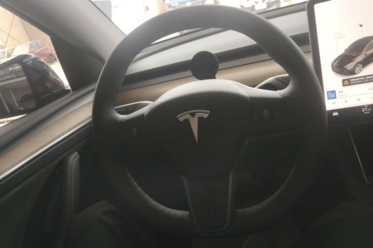 Used Tesla Model Y 2021 Standard Range Rear-Wheel Drive Version Interior 2