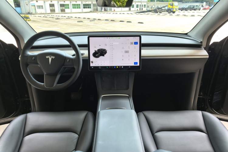 Used Tesla Model Y 2021 Standard Range Rear-Wheel Drive Version Interior 2