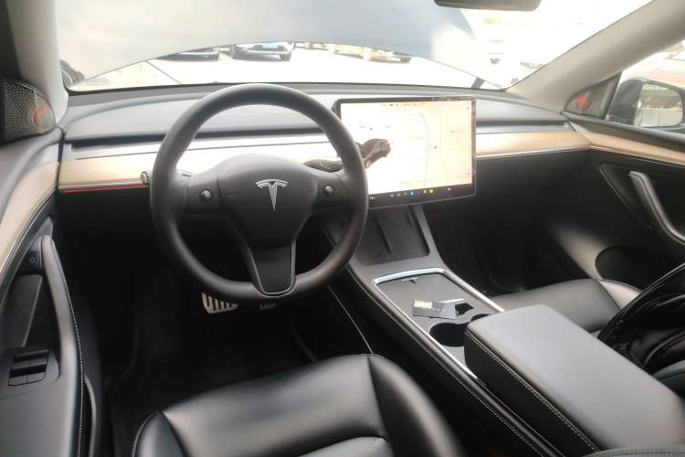 Used Tesla Model Y 2021 Standard Range Rear-Wheel Drive Version Interior 2