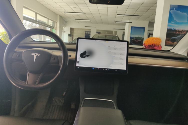 Used Tesla Model Y 2021 Standard Range Rear-Wheel Drive Version Interior 2