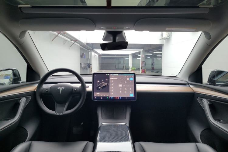 Used Tesla Model Y 2021 Standard Range Rear-Wheel Drive Version Interior 2