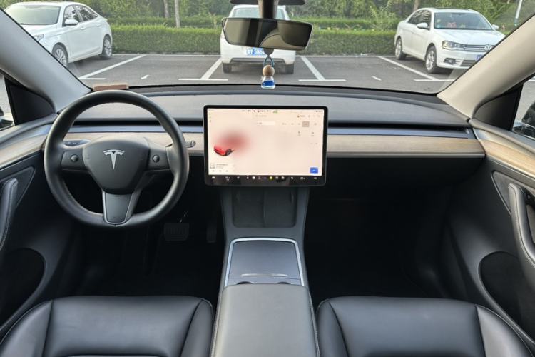 Used Tesla Model Y 2021 Standard Range Rear-Wheel Drive Version Interior 3