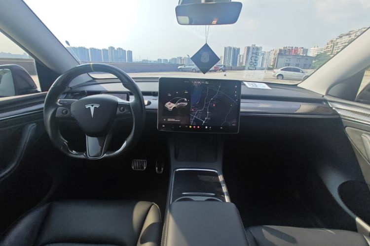 Used Tesla Model Y 2021 Standard Range Rear-Wheel Drive Version Interior 3