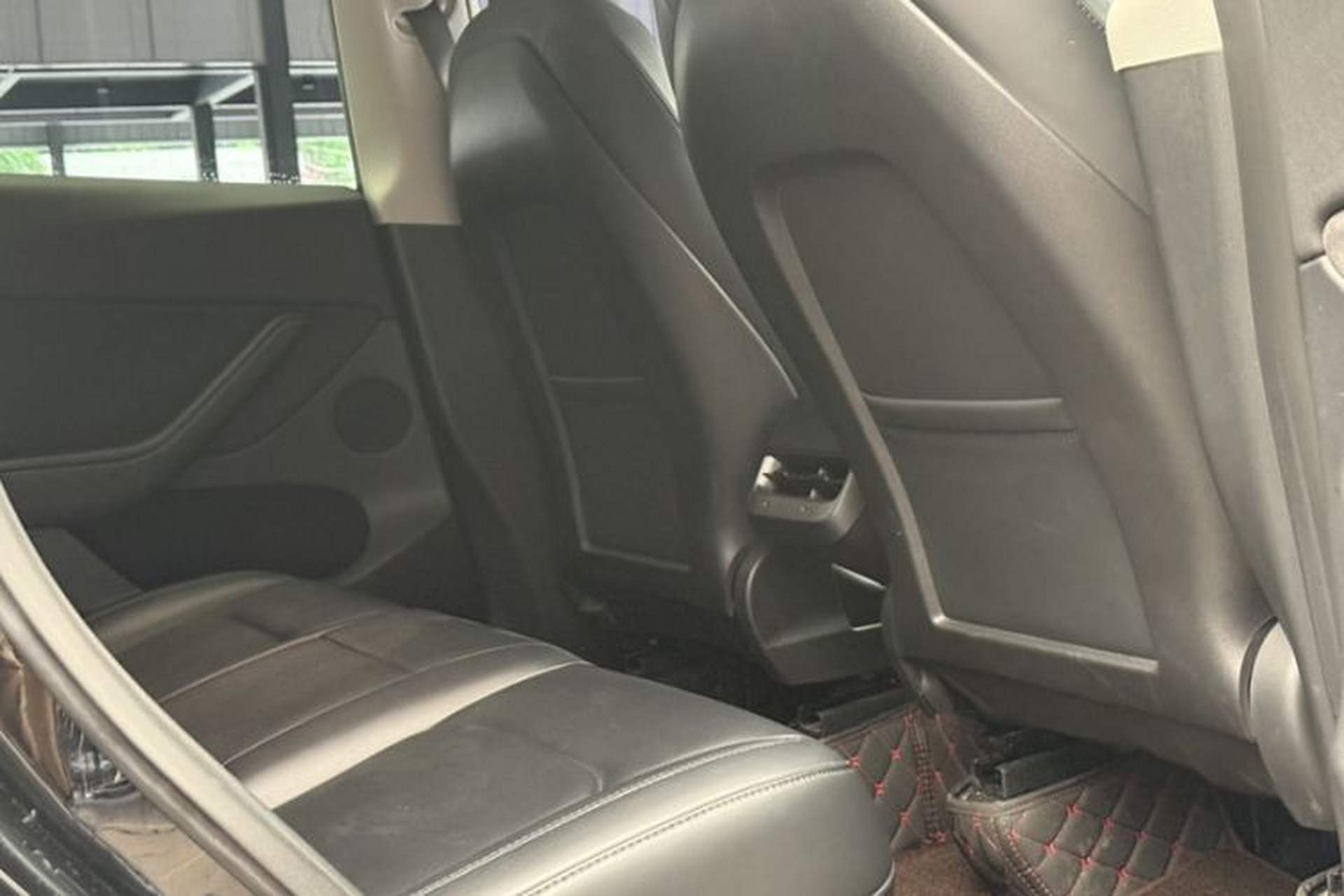 Used Tesla Model Y 2021 Standard Range Rear-Wheel Drive Version Interior 3