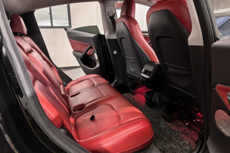 Used Tesla Model Y 2021 Standard Range Rear-Wheel Drive Version Interior 3