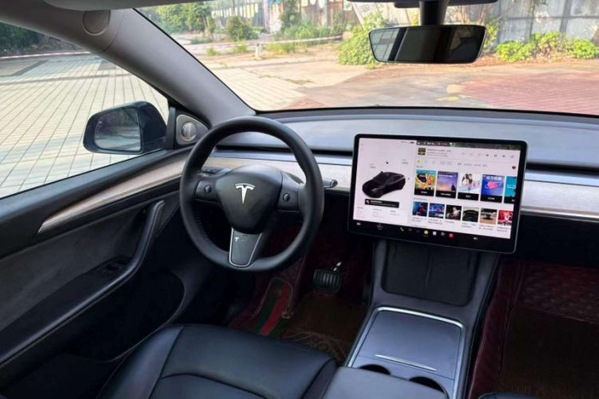 Used Tesla Model Y 2021 Standard Range Rear-Wheel Drive Version Interior 3