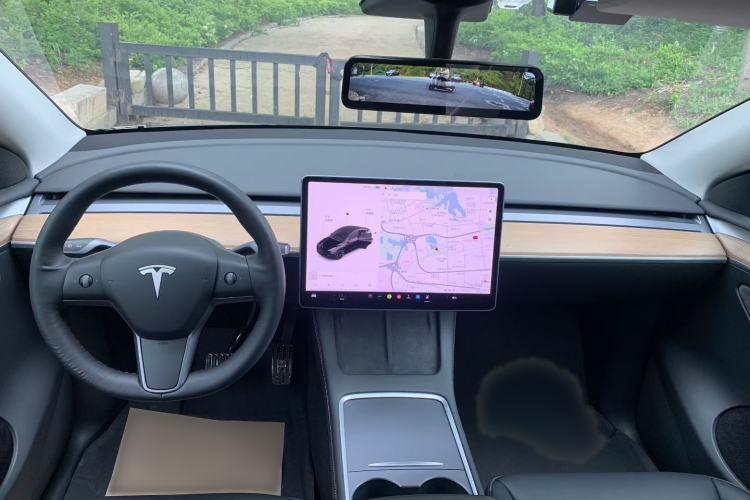Used Tesla Model Y 2021 Standard Range Rear-Wheel Drive Version Interior 3