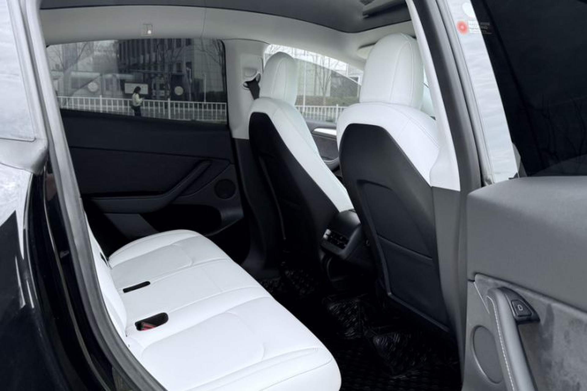Used Tesla Model Y 2021 Long-Range All-Wheel-Drive Version 3D7 Interior 3