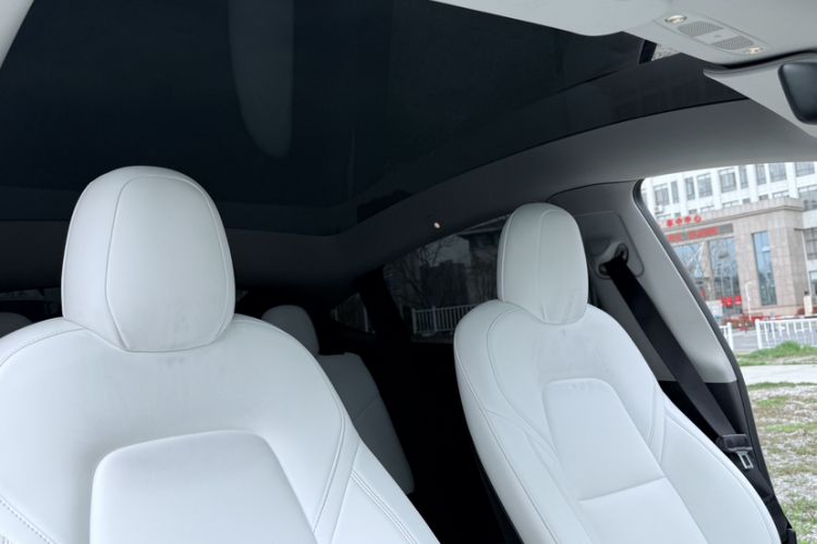 Used Tesla Model Y 2021 Long-Range All-Wheel-Drive Version 3D7 Interior 3