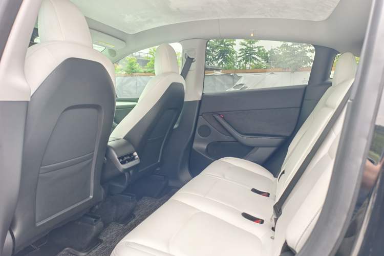 Used Tesla Model Y 2021 Performance High-Performance All-Wheel-Drive Version Interior 3