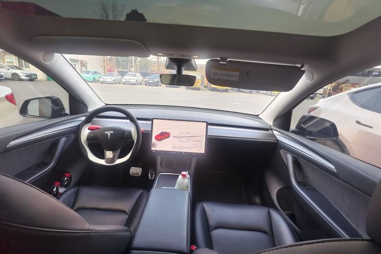 Used Tesla Model Y 2021 Standard Range Rear-Wheel Drive Version Interior 3