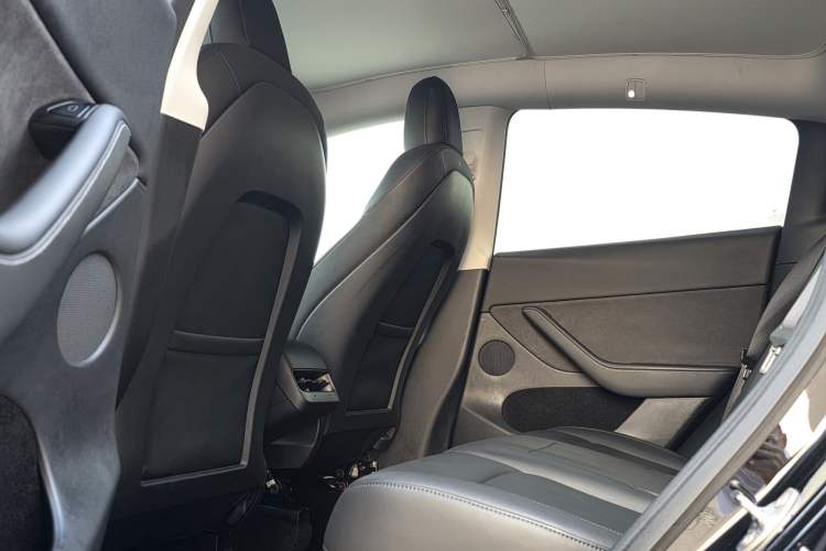 Used Tesla Model Y 2021 Long-Range All-Wheel-Drive Version 3D7 Interior 3