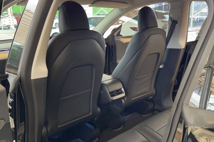 Used Tesla Model Y 2021 Standard Range Rear-Wheel Drive Version Interior 4