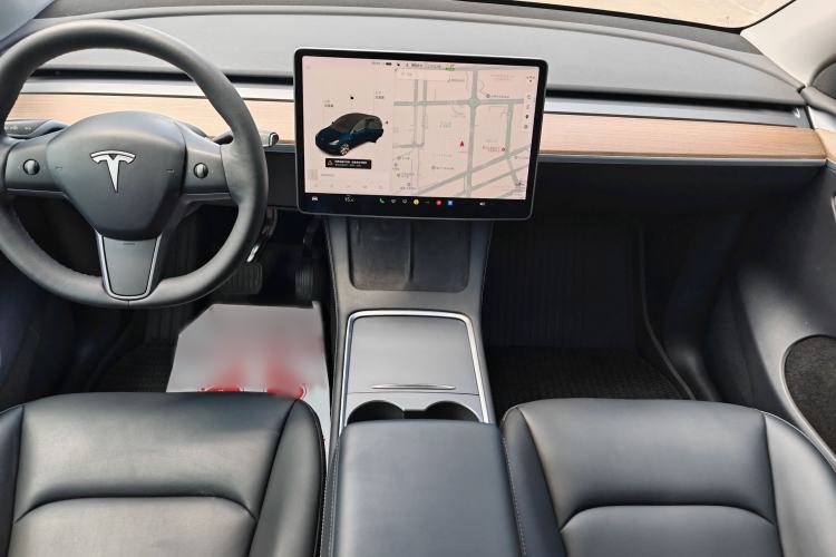 Used Tesla Model Y 2021 Standard Range Rear-Wheel Drive Version Interior 4