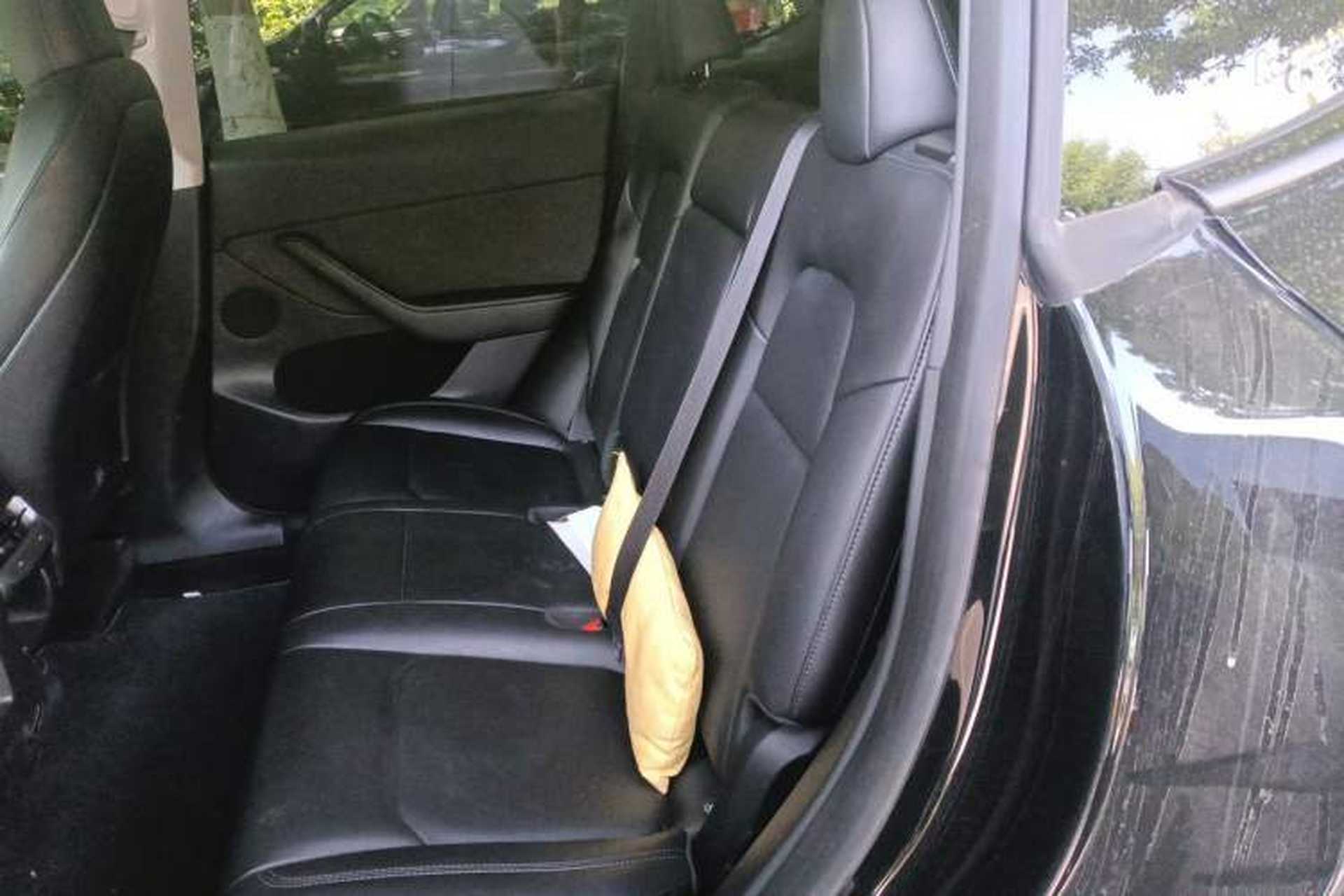 Used Tesla Model Y 2021 Standard Range Rear-Wheel Drive Version Interior 4