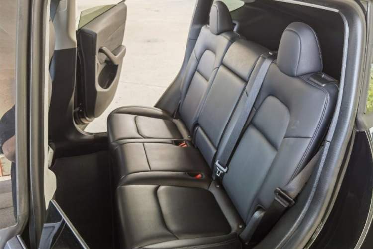 Used Tesla Model Y 2021 Standard Range Rear-Wheel Drive Version Interior 4