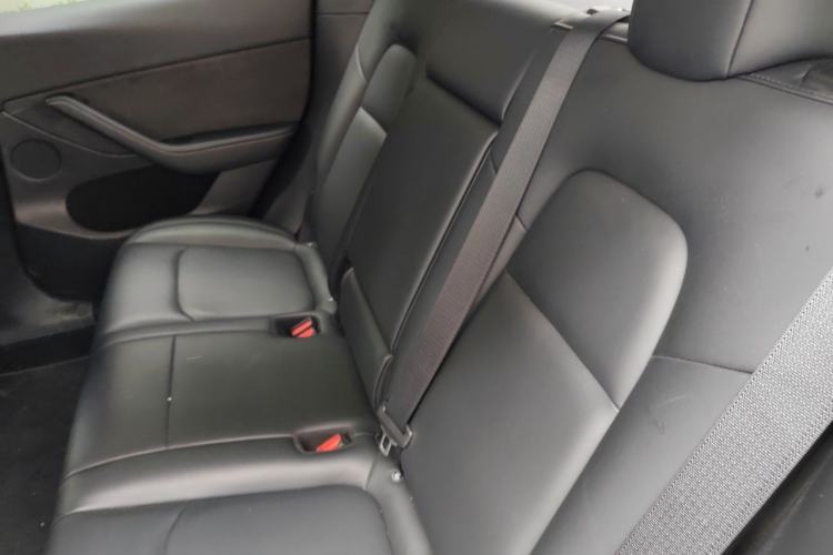 Used Tesla Model Y 2021 Long-Range All-Wheel-Drive Version 3D7 Interior 4