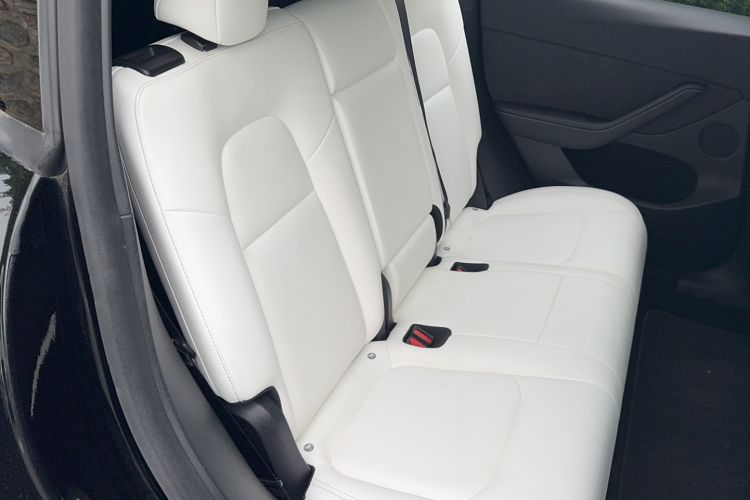 Used Tesla Model Y 2021 Standard Range Rear-Wheel Drive Version Interior 4