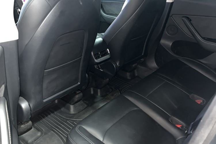 Used Tesla Model Y 2021 Standard Range Rear-Wheel Drive Version Interior 4