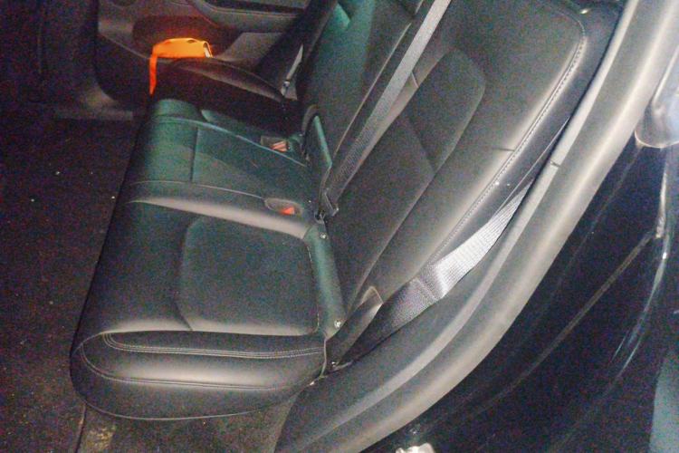 Used Tesla Model Y 2021 Standard Range Rear-Wheel Drive Version Interior 4