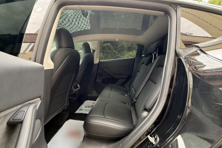 Used Tesla Model Y 2021 Revised Version 2 Long-Range All-Wheel-Drive Edition Interior 4