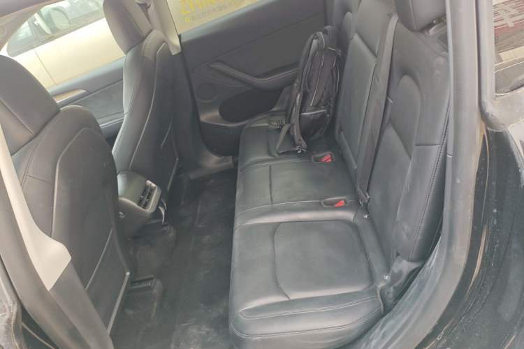 Used Tesla Model Y 2021 Standard Range Rear-Wheel Drive Version Interior 4