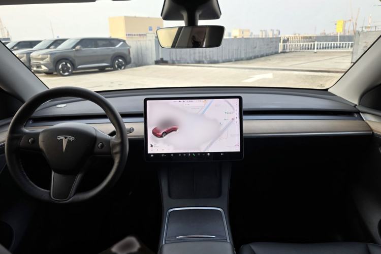 Used Tesla Model Y 2021 Long-Range All-Wheel-Drive Version 3D7 Interior 4
