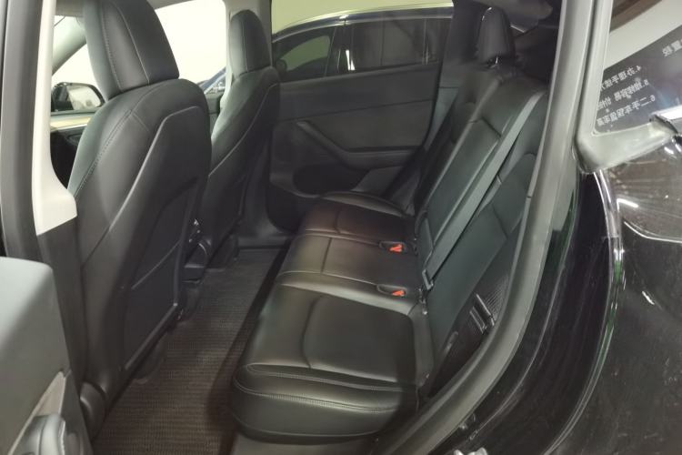 Used Tesla Model Y 2021 Standard Range Rear-Wheel Drive Version Interior 4