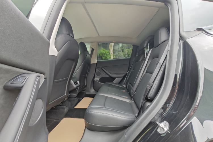 Used Tesla Model Y 2021 Standard Range Rear-Wheel Drive Version Interior 4