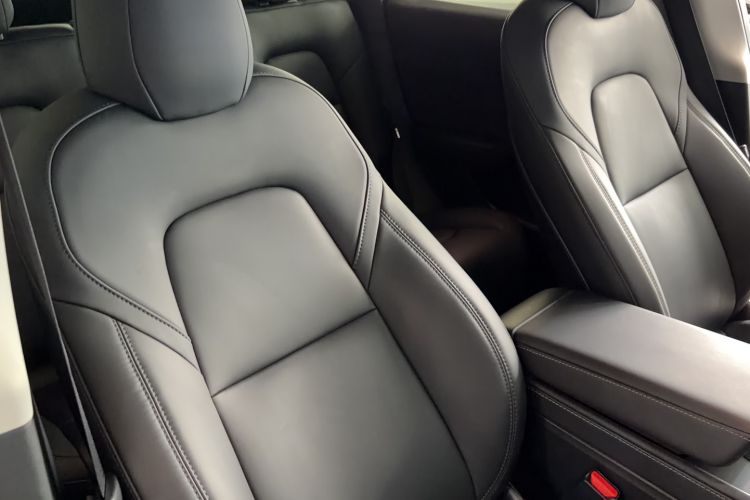 Used Tesla Model Y 2021 Standard Range Rear-Wheel Drive Version Interior 5