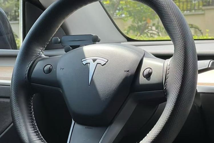 Used Tesla Model Y 2021 Revised Version 2 Long-Range All-Wheel-Drive Edition Interior 5